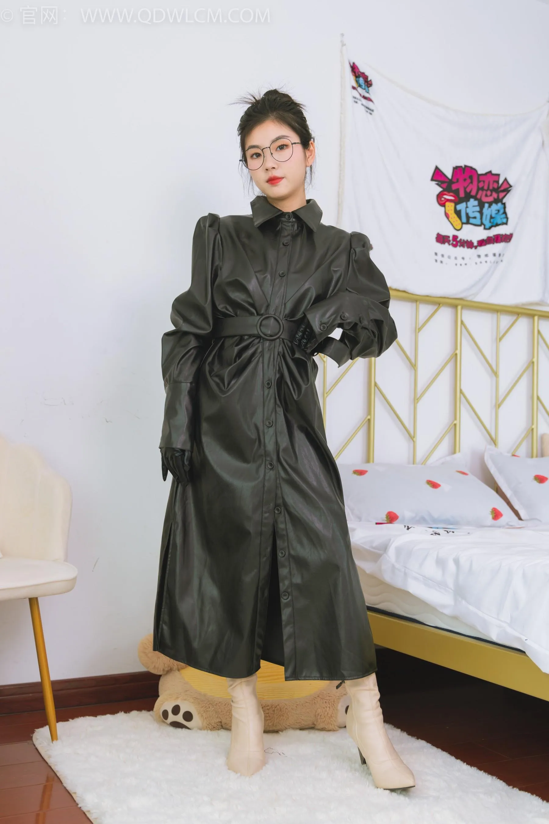 物恋传媒 NO.1510 米米-深邃的光 [151P]插图9